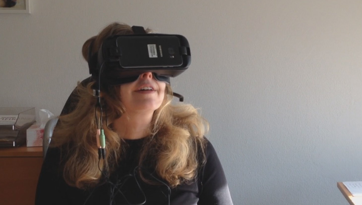 Sichtung mit VR-Brille / Foto: Grimme-Institut